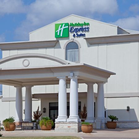 Holiday Inn Express & Suites College Station By Ihg Exterior photo