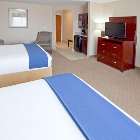 Holiday Inn Express & Suites College Station By Ihg Room photo