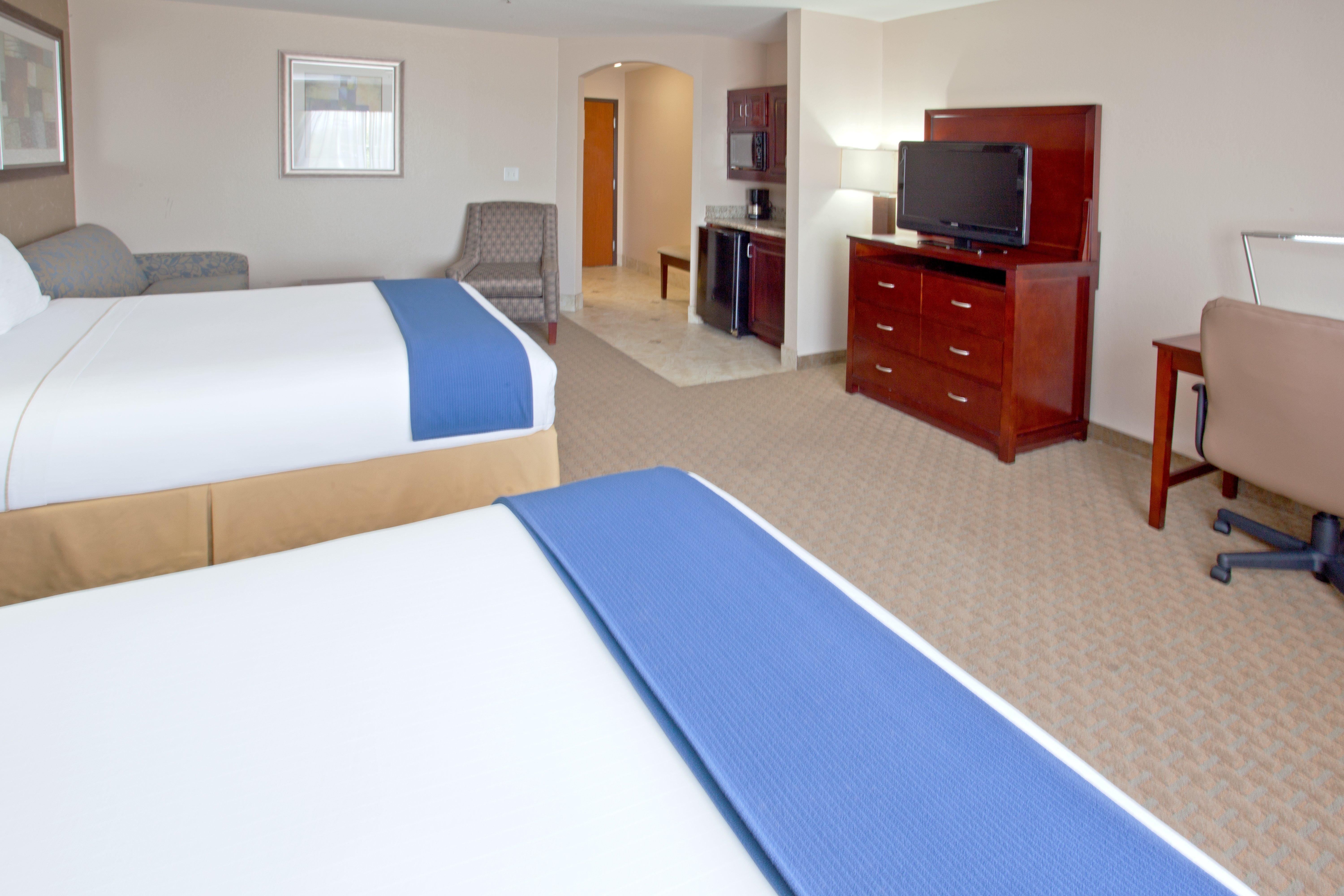Holiday Inn Express & Suites College Station By Ihg Room photo