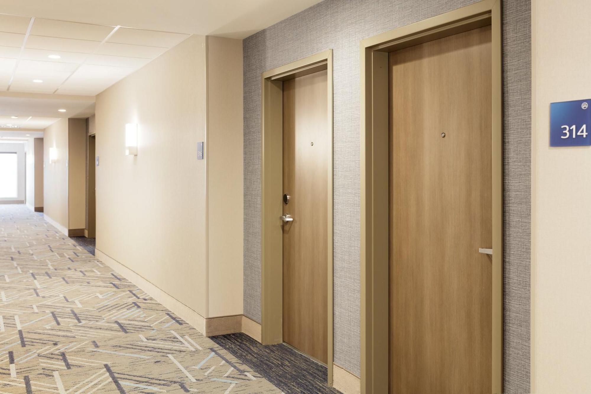 Holiday Inn Express & Suites College Station By Ihg Exterior photo